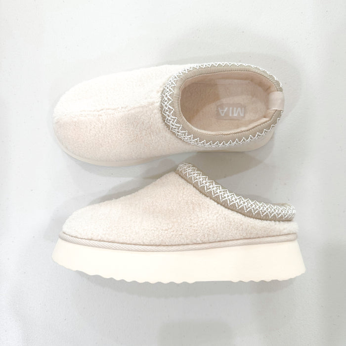 Nova Sherpa Slip On's